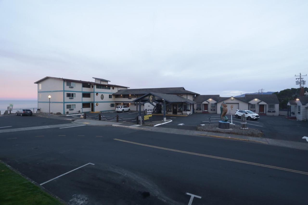 Seahorse Oceanfront Lodging Линкольн-Сити Экстерьер фото